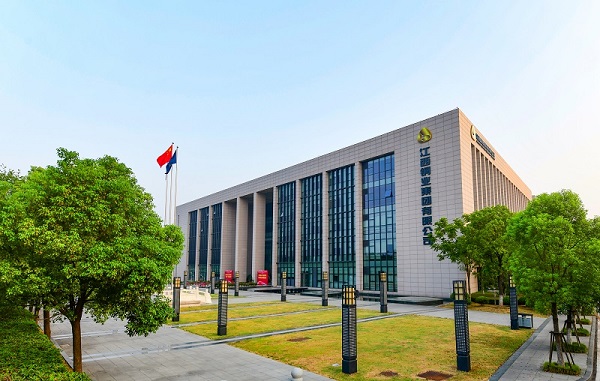 2409589e785f495a936175a4501e8dce